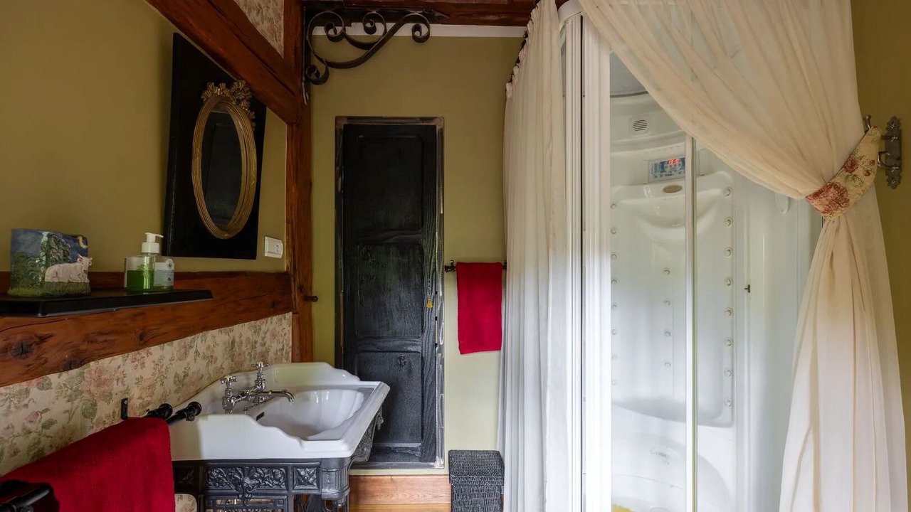 Photo of Bathroom in Mesnil Sous Les Cotes