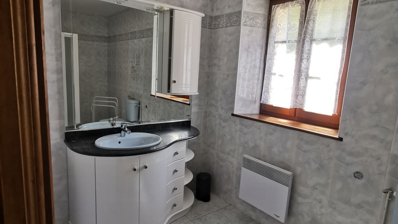 Photo of Bathroom in Rouffignac-Saint-Cernin-de-Reilhac
