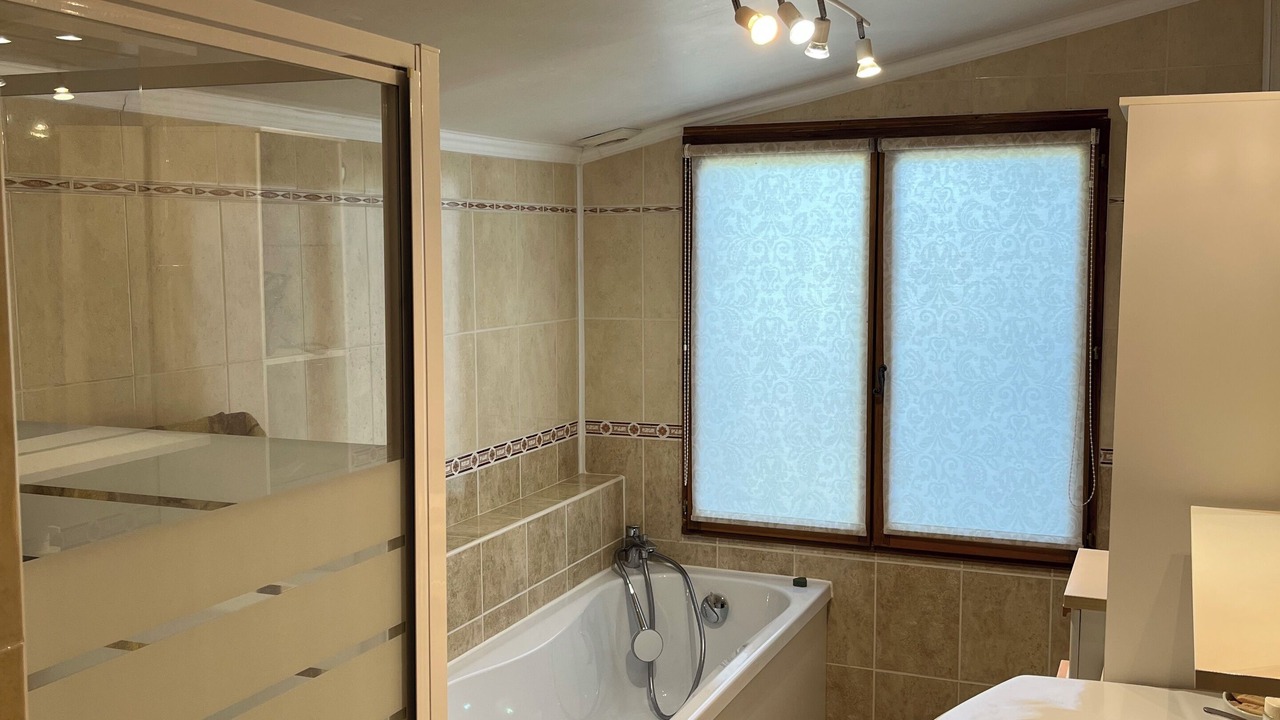 Photo of Bathroom in Ledenon