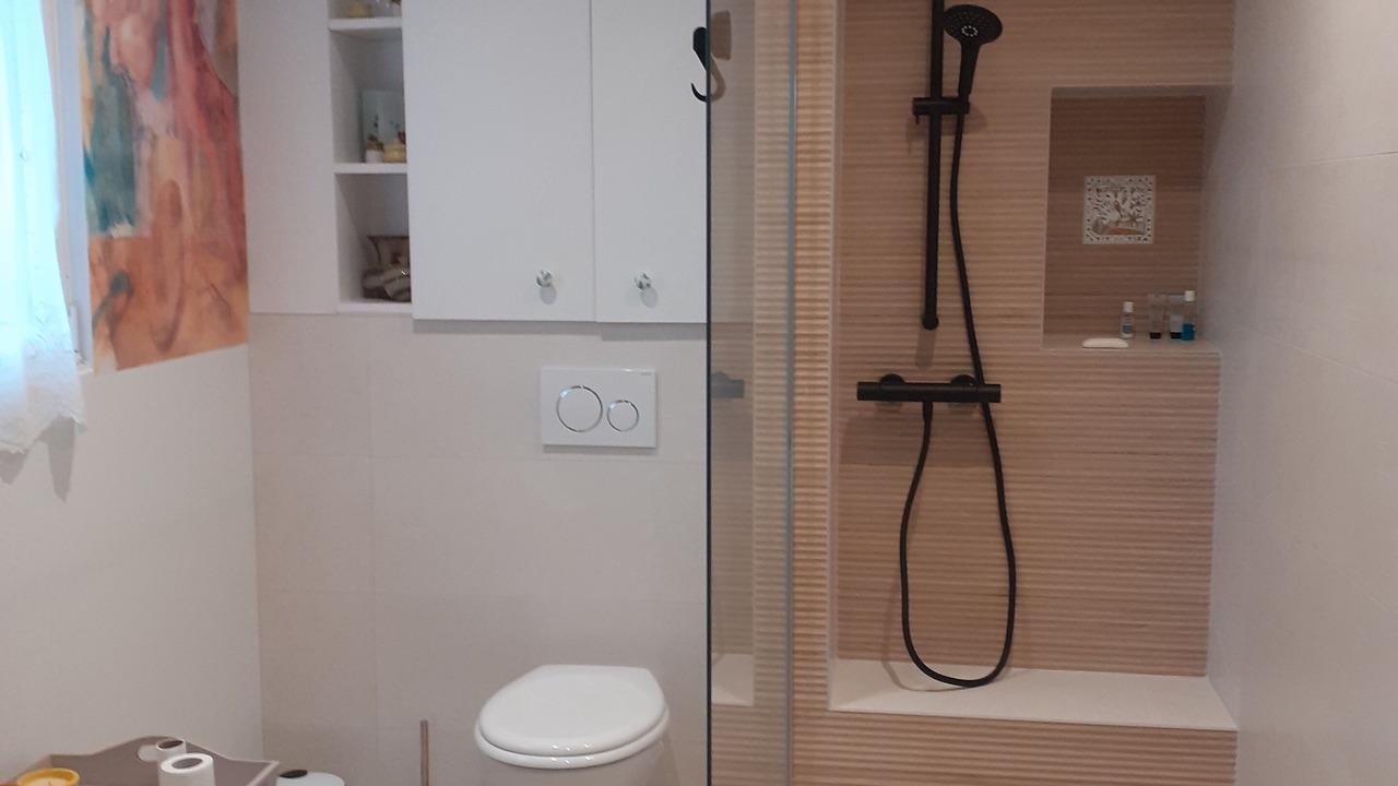 Photo of Bathroom in Crehen