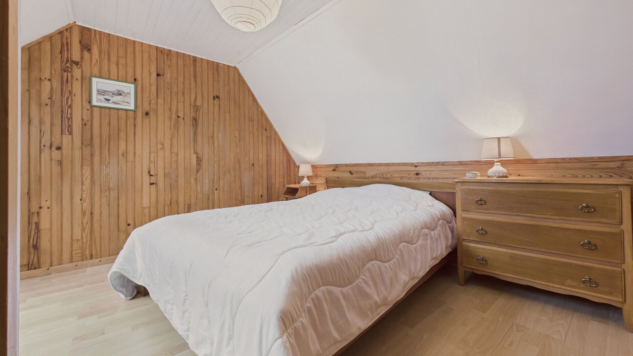 Photo of Bedroom in Plougrescant