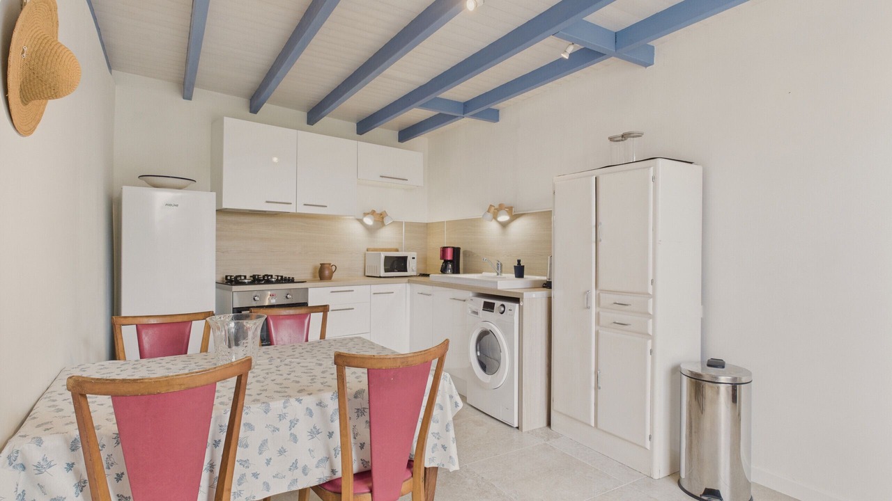 Photo of Kitchen in Plougrescant