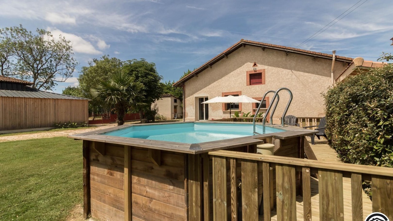 Photo of Outdoor in Lahage