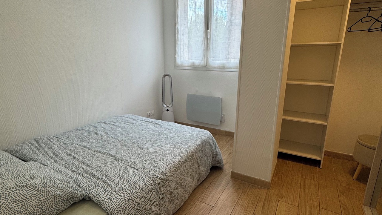 Photo of Bedroom in Troyes