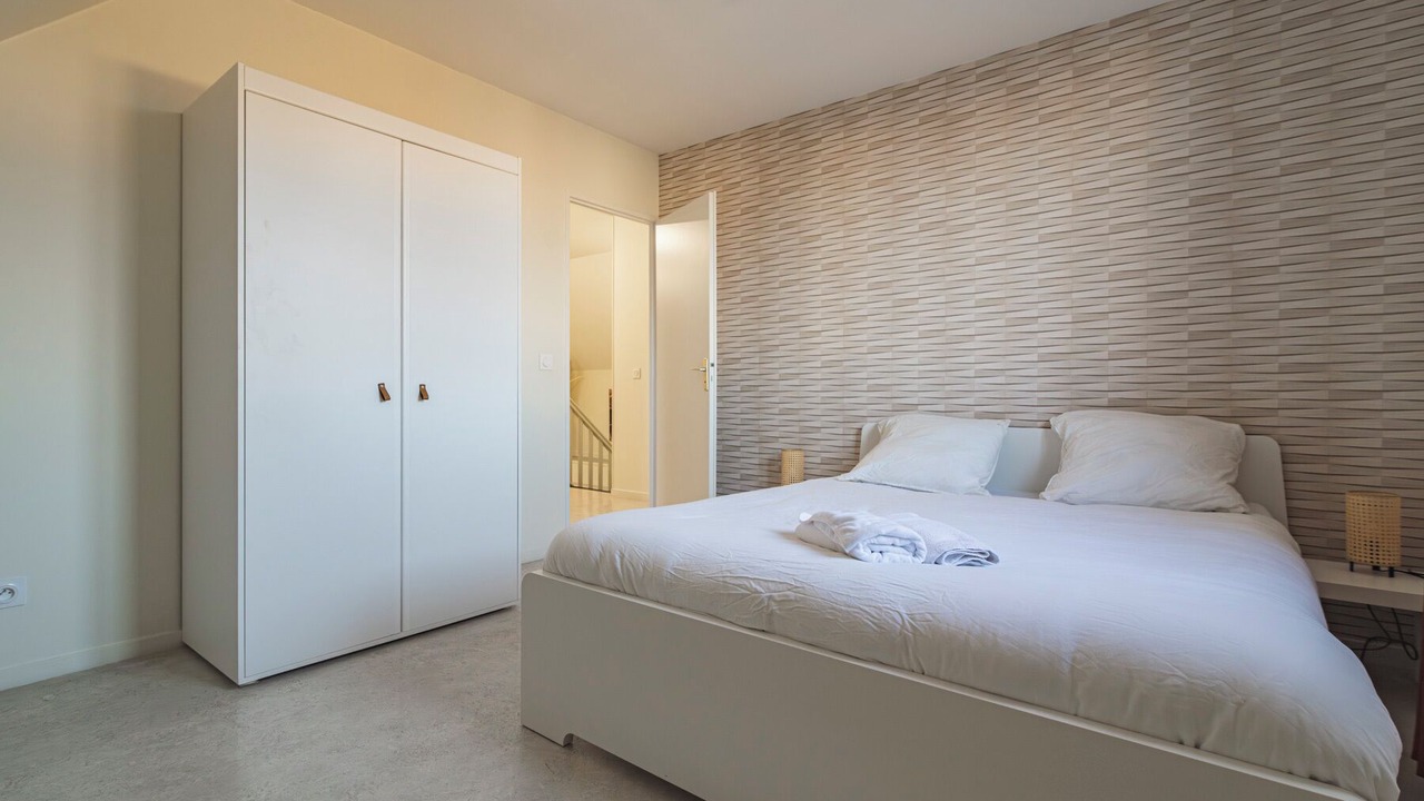 Photo of Bedroom in Cormontreuil