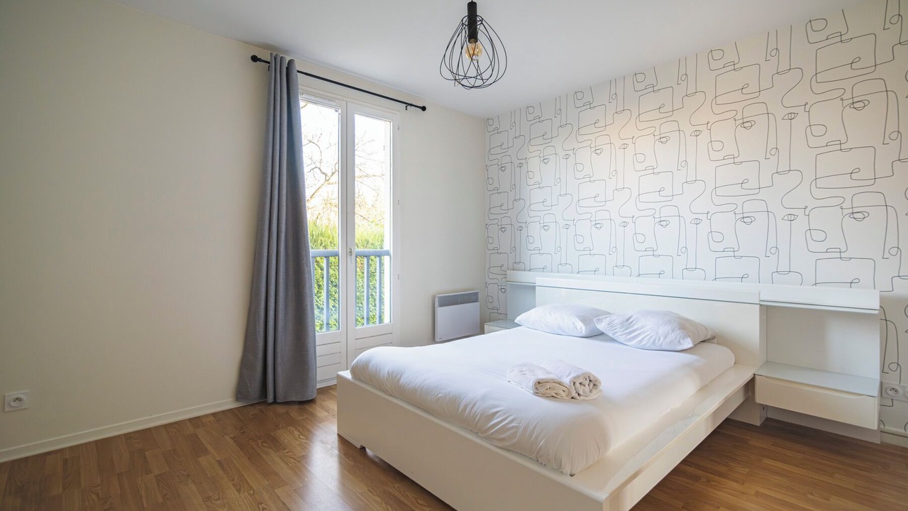 Photo of Bedroom in Cormontreuil