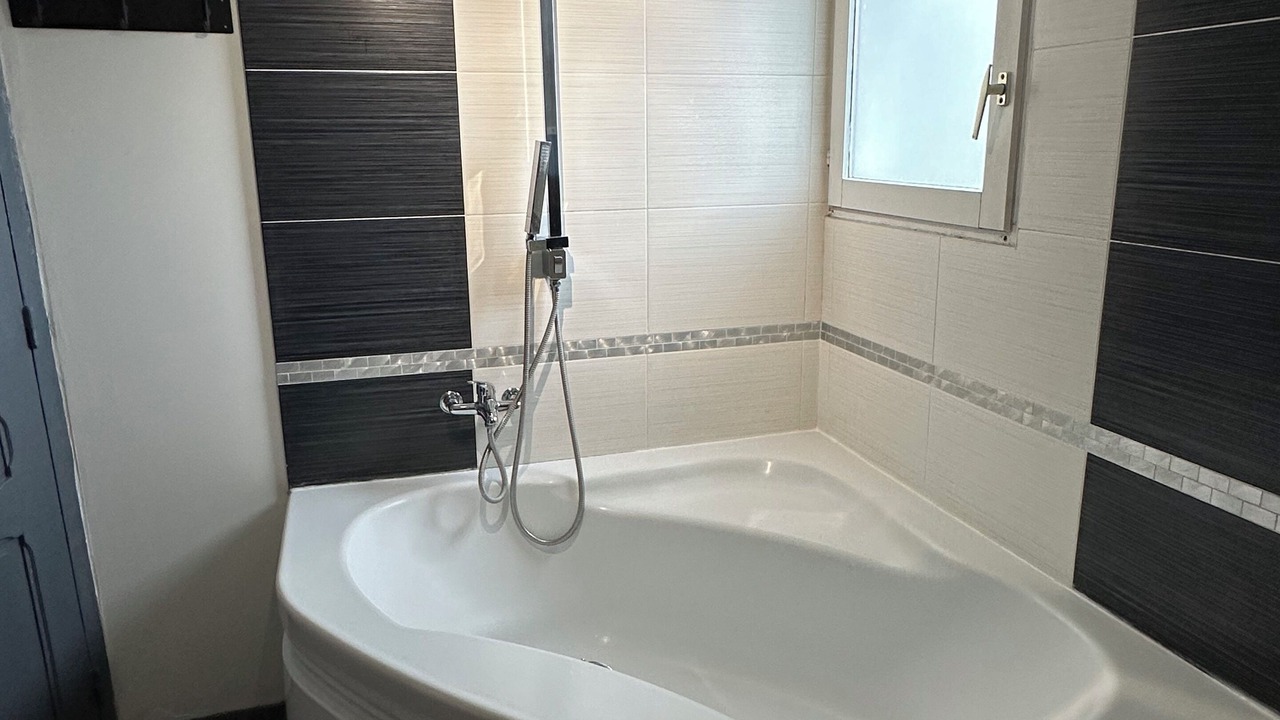 Photo of Bathroom in La Chapelle-Saint-Luc