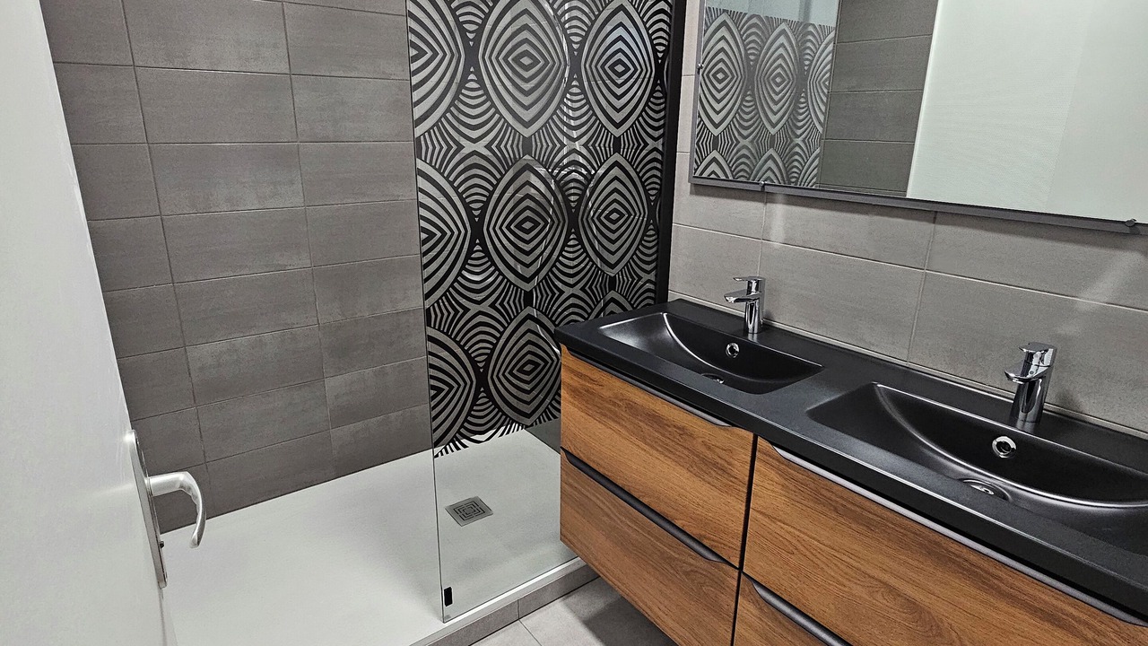 Photo of Bathroom in Dinan