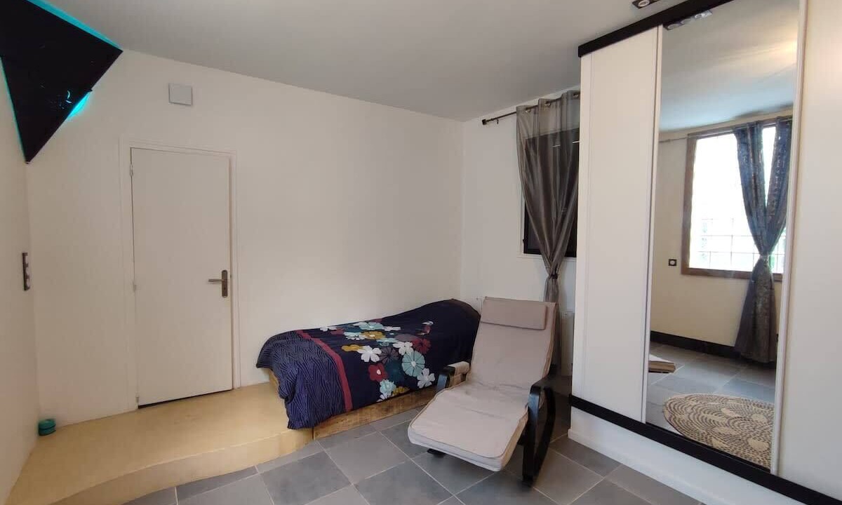 Photo of Bedroom in Chalons-en-Champagne