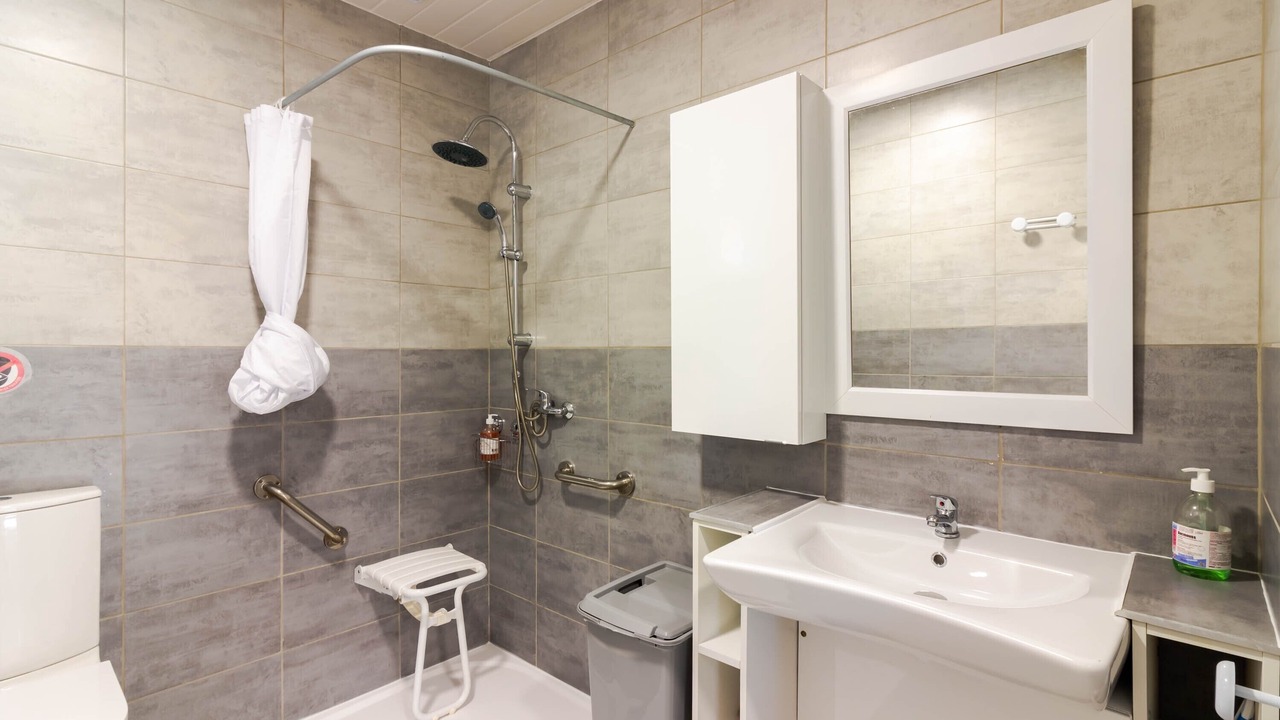 Photo of Bathroom in Thenon