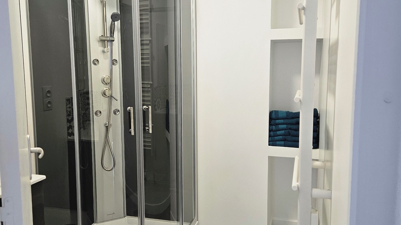 Photo of Bathroom in La Croix-en-Brie