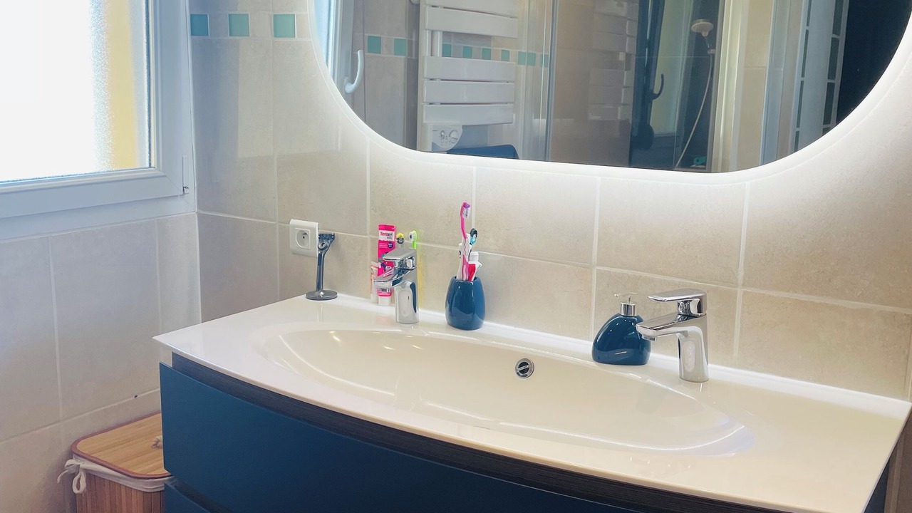 Photo of Bathroom in Saint-Amand-sur-Fion