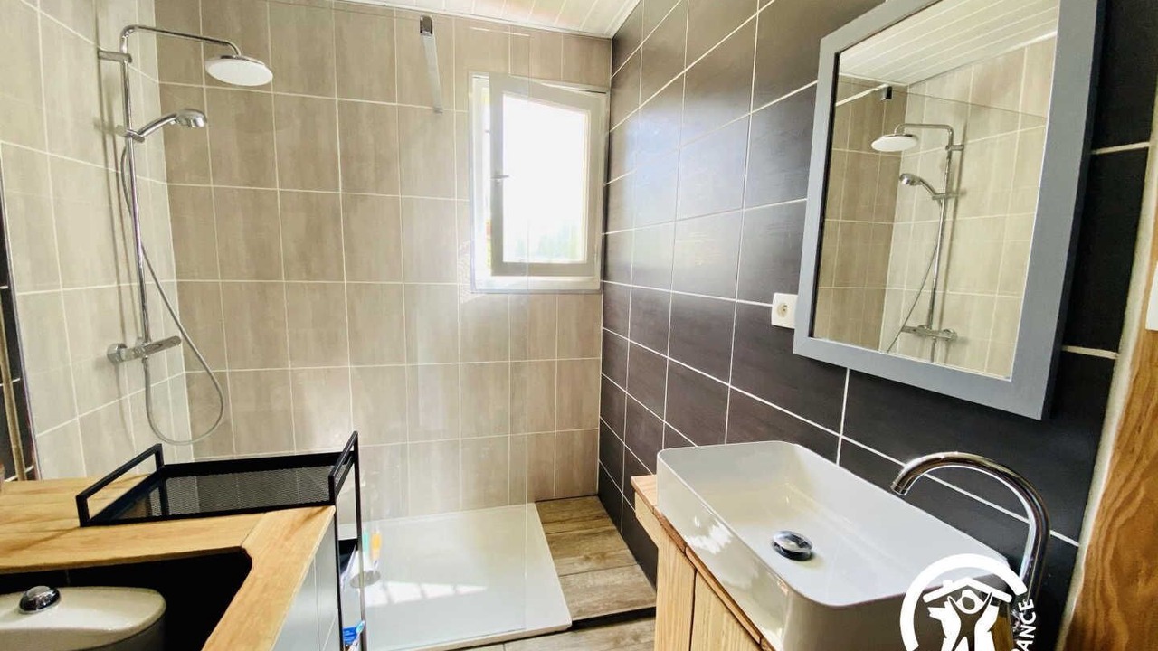 Photo of Bathroom in Espezel