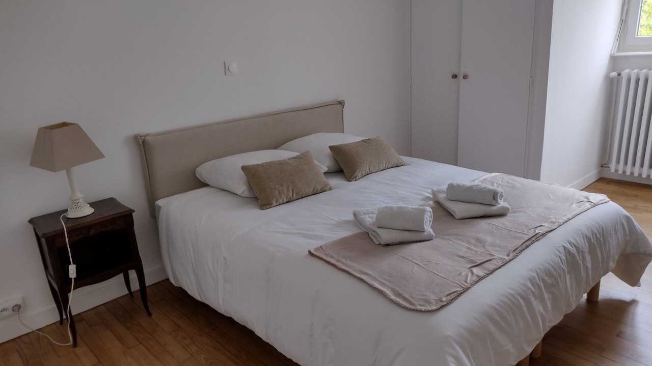 Photo of Bedroom in Lamballe