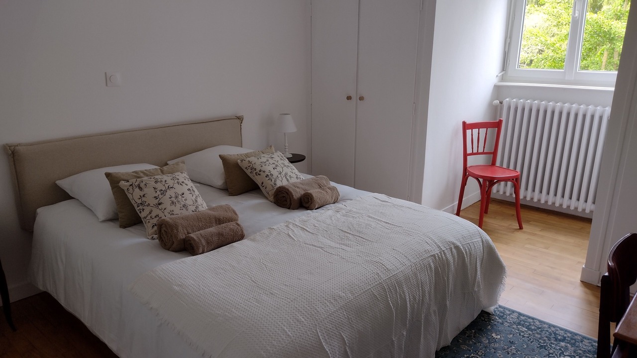 Photo of Bedroom in Lamballe