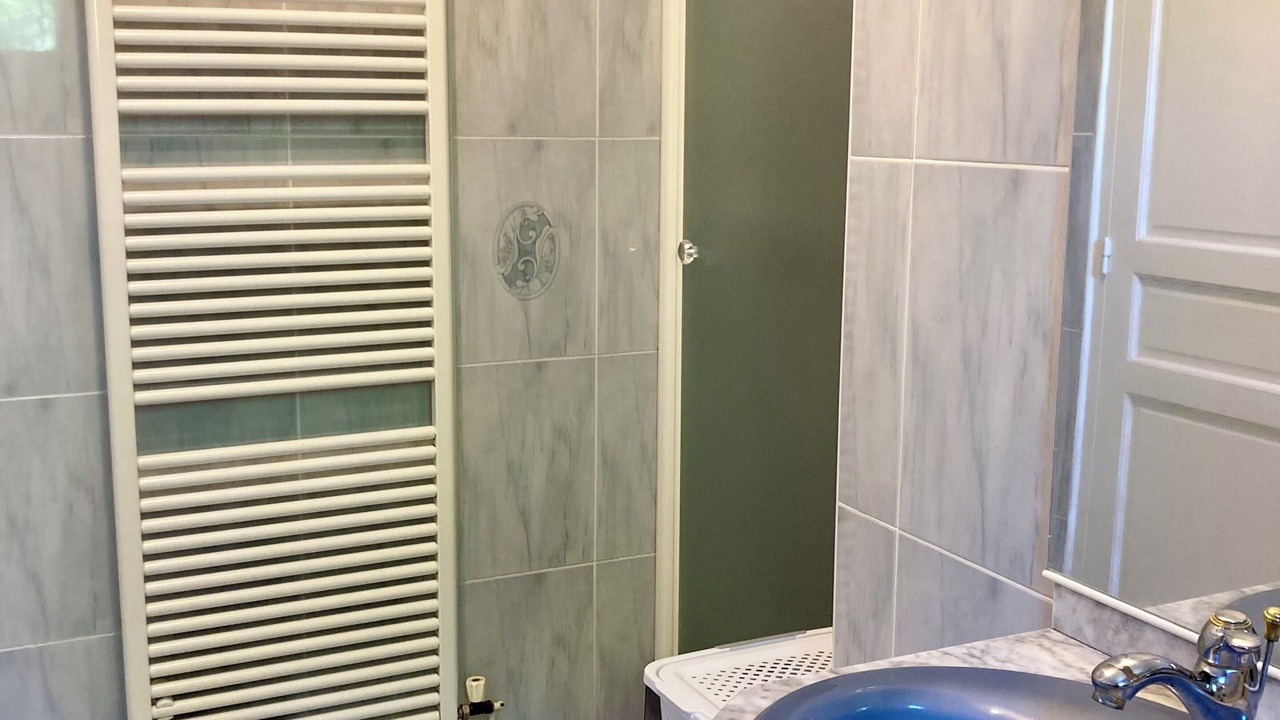 Photo of Bathroom in Aste