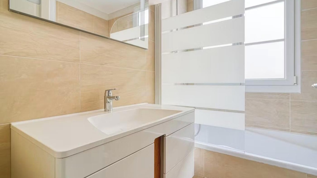 Photo of Bathroom in Notre-Dame-des-Champs