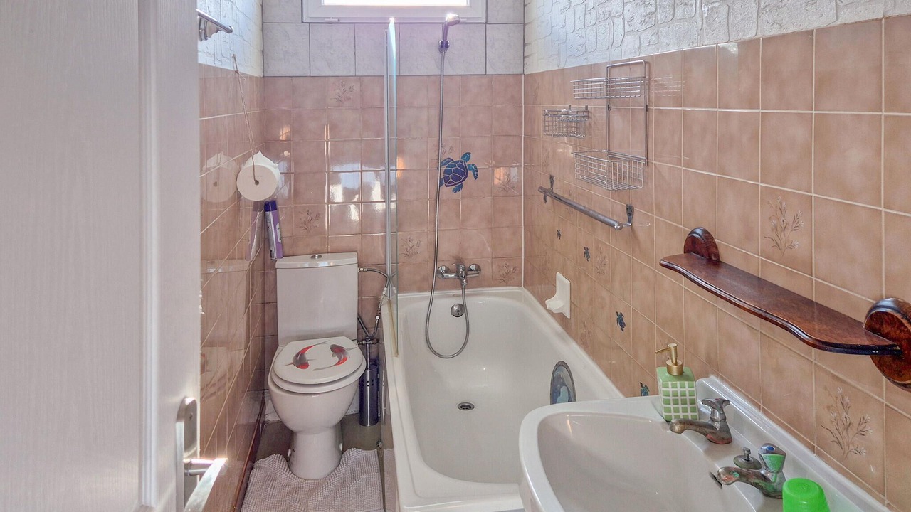 Photo of Bathroom in Hallignicourt