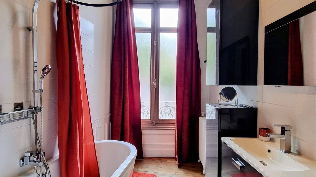 Photo of Bathroom in Troyes