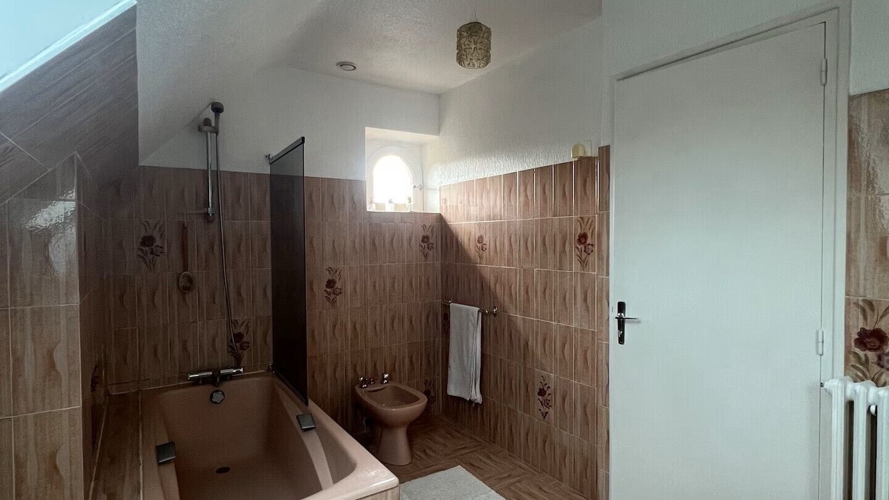 Photo of Bathroom in Hillion