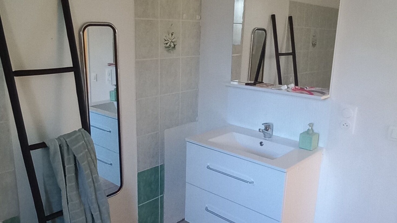 Photo of Bathroom in Beaucaire