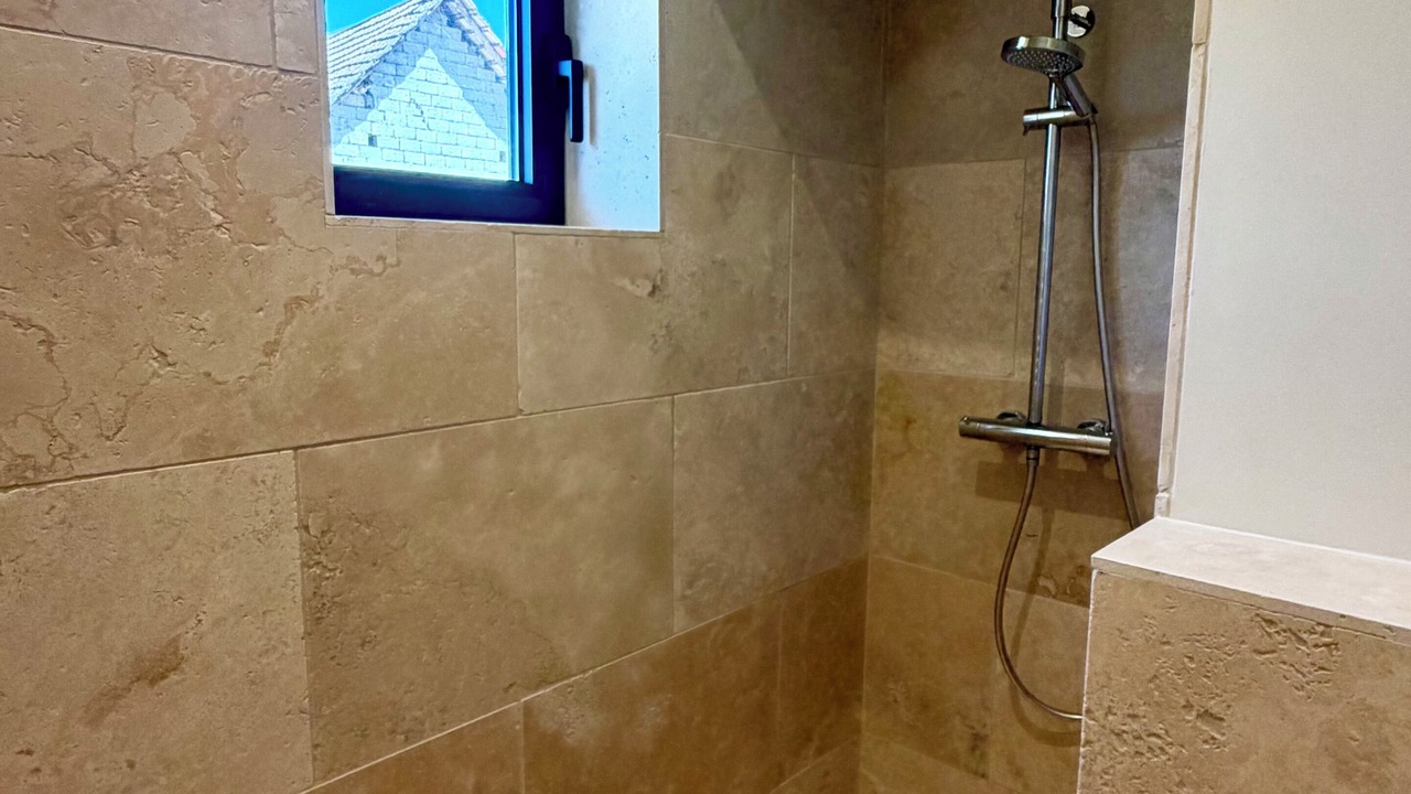 Photo of Bathroom in Vions