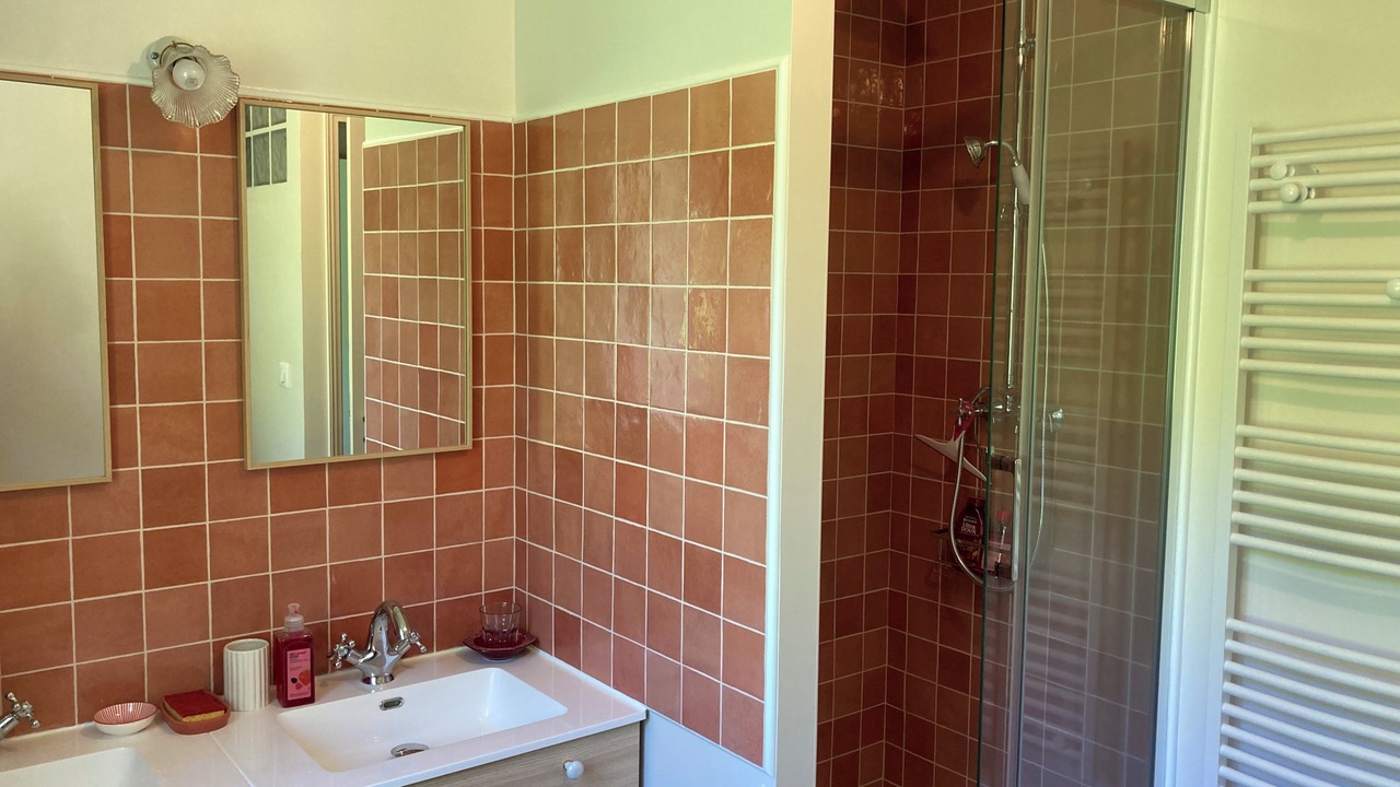 Photo of Bathroom in Neuvy-Sautour