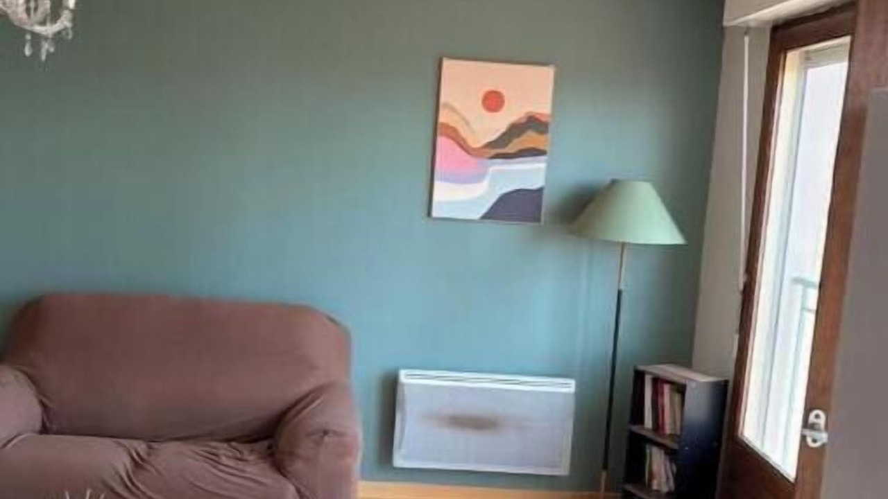 Photo of Livingroom in Poincare - Foch - Anatole France - Croix de Bourgogne