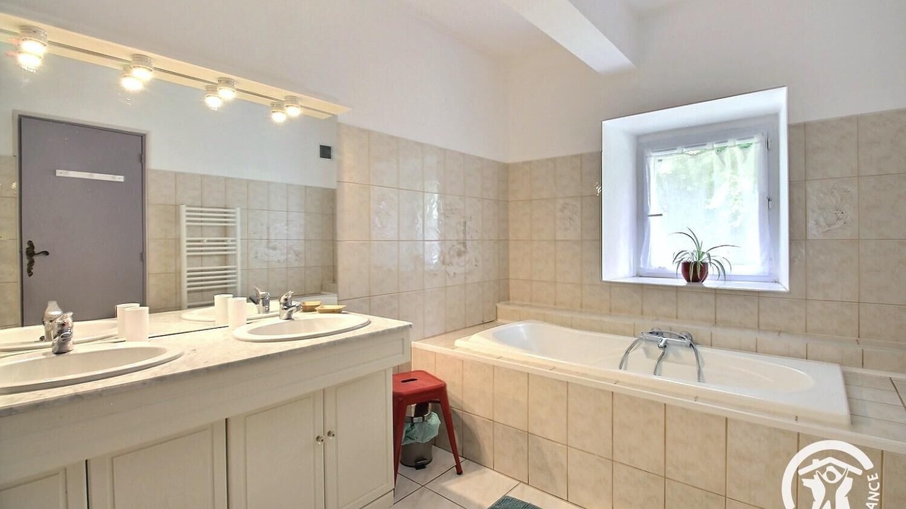 Photo of Bathroom in Saint-Nicolas-du-Pelem