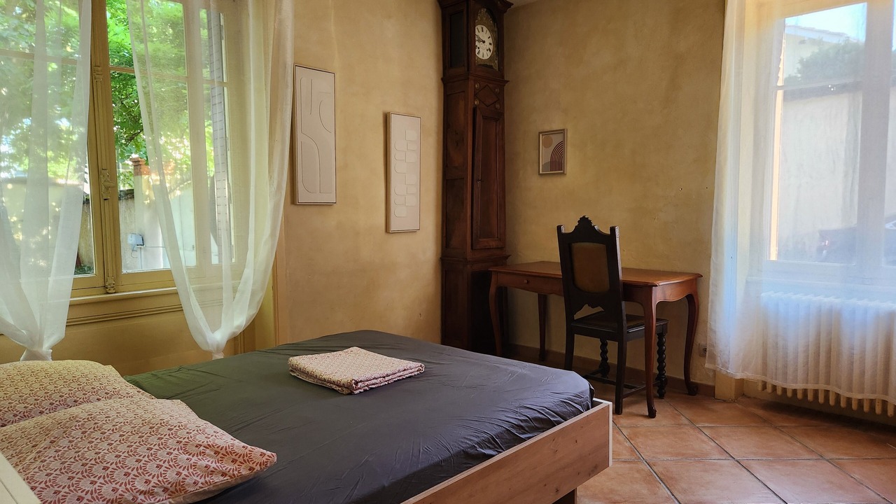 Photo of Bedroom in Charly