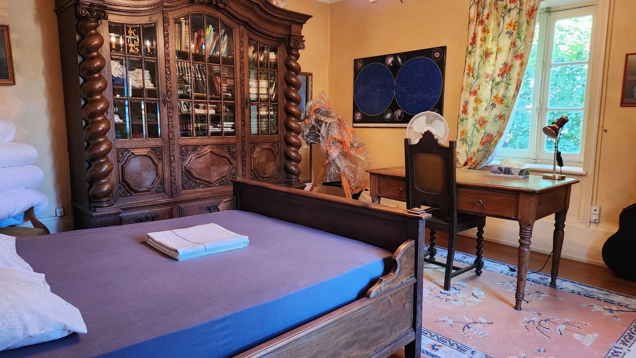 Photo of Bedroom in Charly