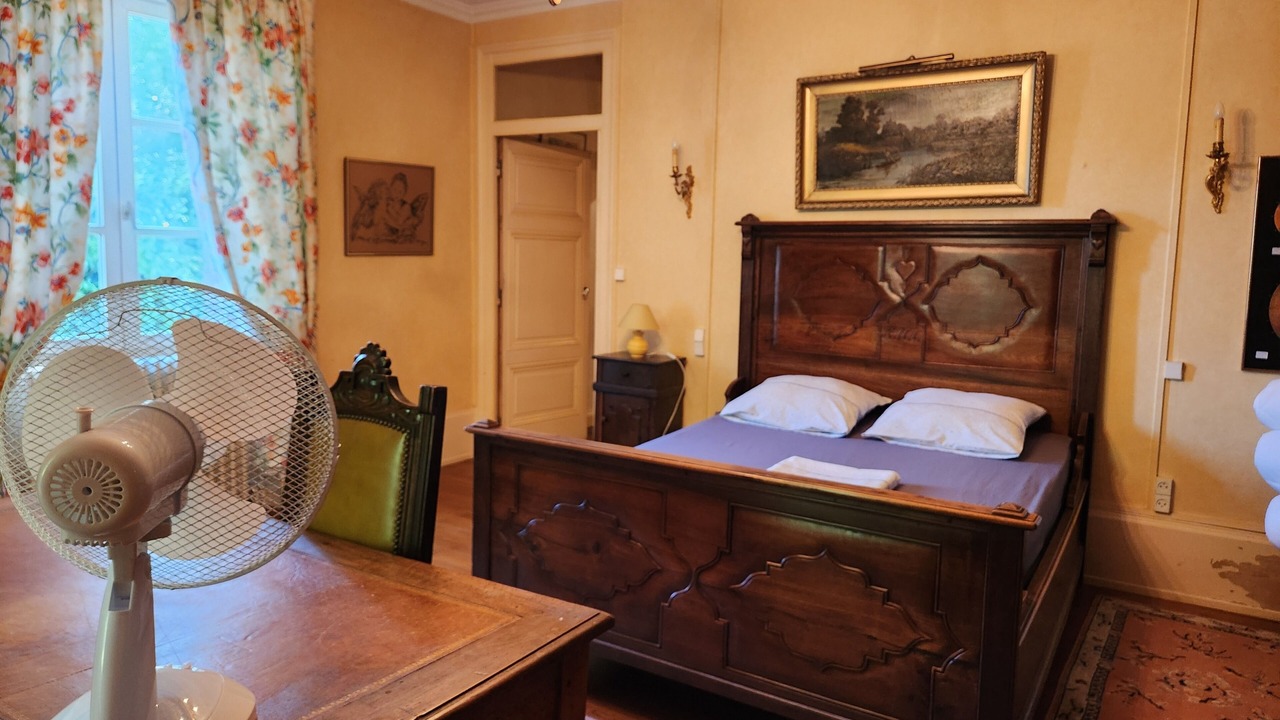 Photo of Bedroom in Charly