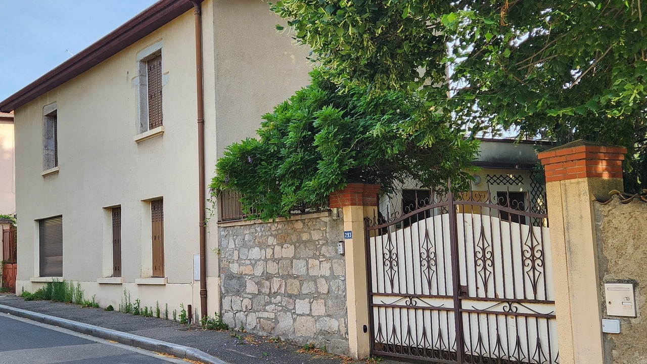 Photo of Outdoor in Charly