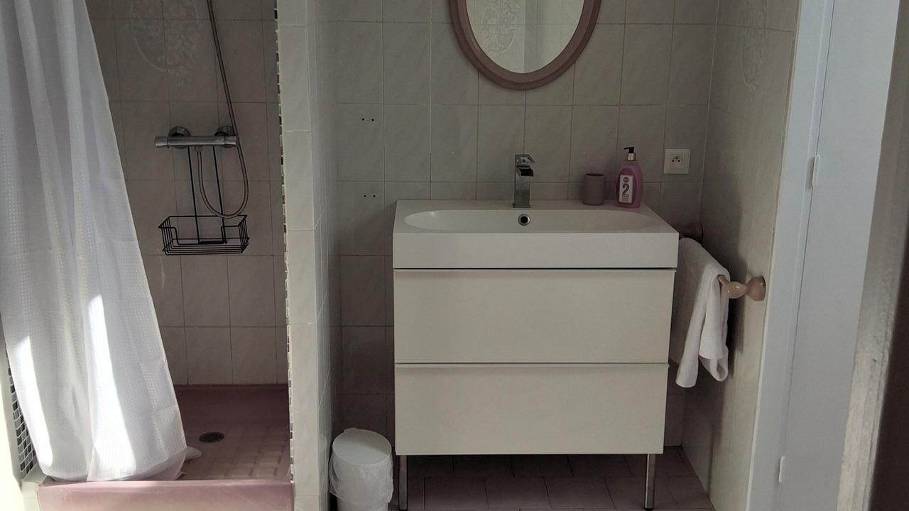 Photo of Bathroom in Gy-en-Sologne