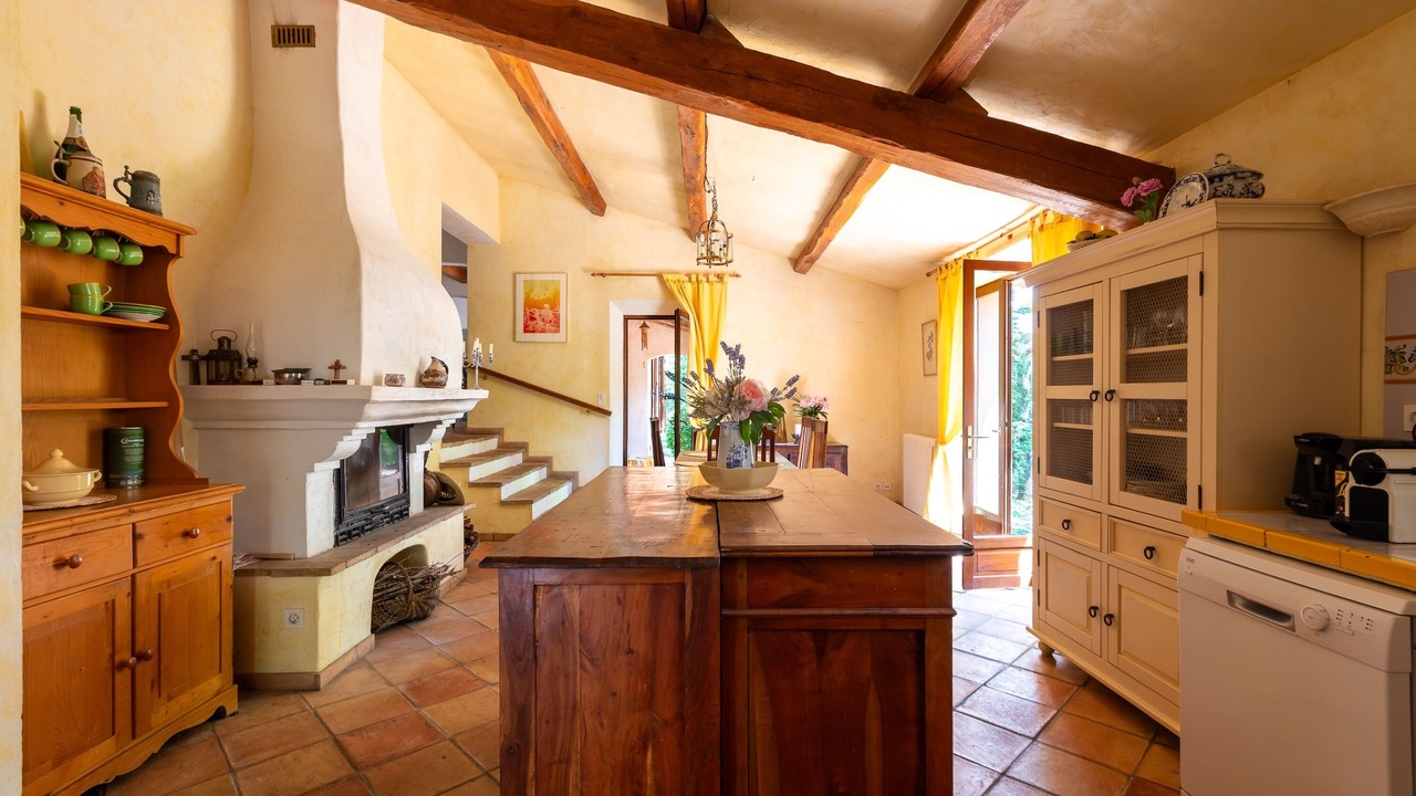 Photo of Kitchen in Saint-Cezaire-sur-Siagne