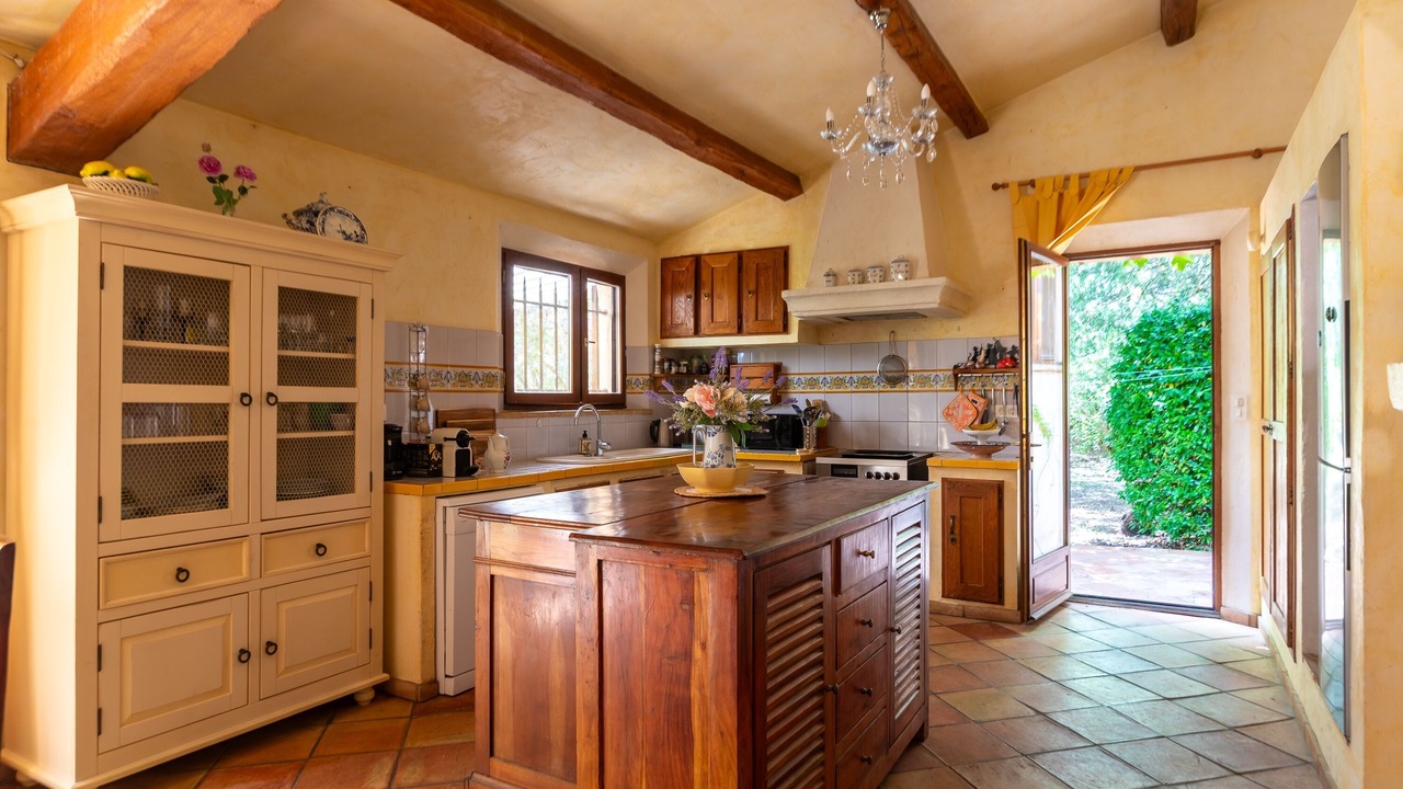Photo of Kitchen in Saint-Cezaire-sur-Siagne