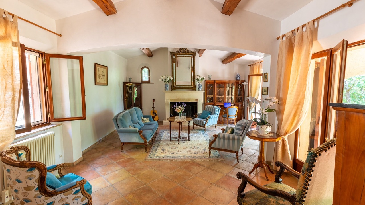 Photo of Livingroom in Saint-Cezaire-sur-Siagne
