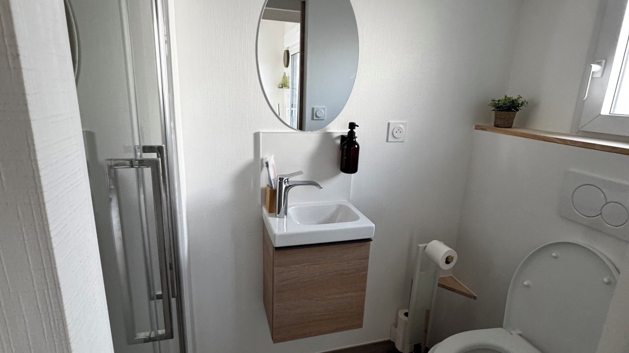 Photo of Bathroom in Cantenay-Epinard