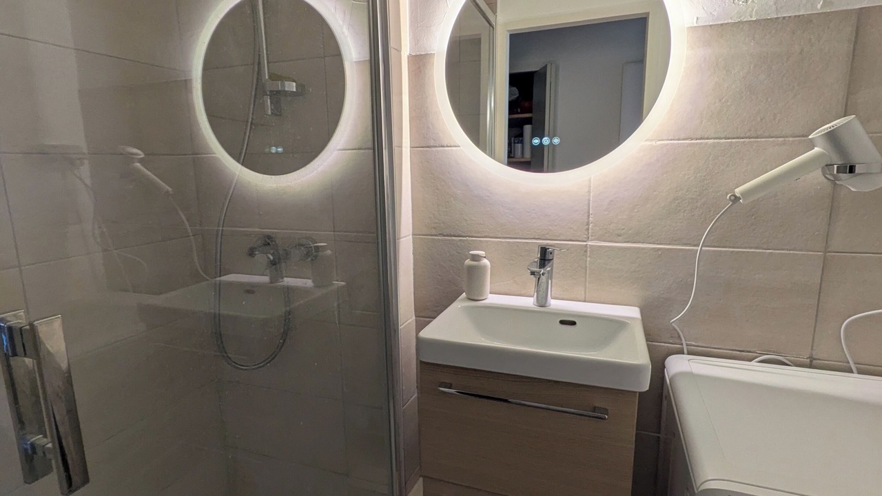 Photo of Bathroom in Embrun