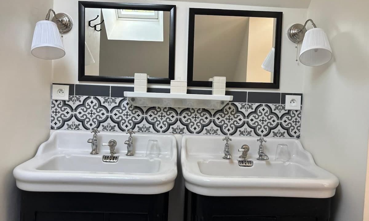 Photo of Bathroom in Villeny