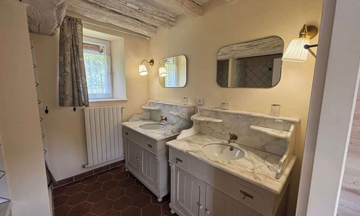 Photo of Bathroom in Villeny