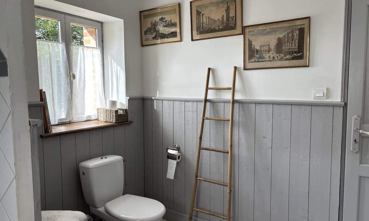 Photo of Bathroom in Villeny