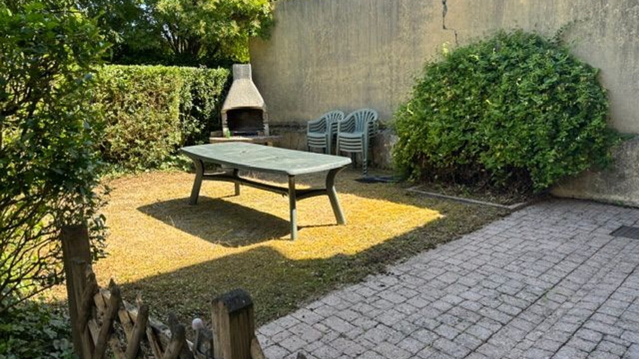 Photo of Outdoor in Brainville