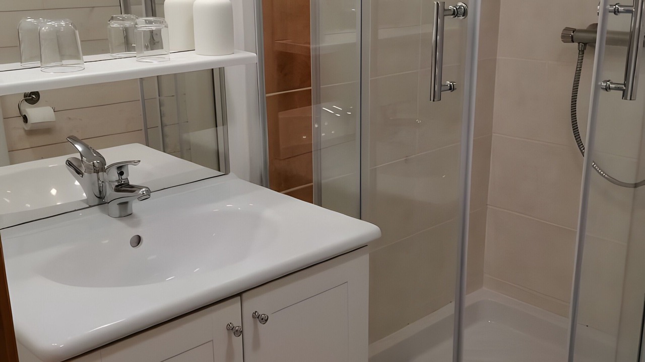 Photo of Bathroom in Taintrux