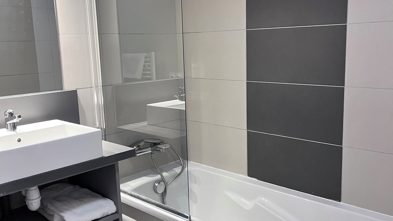 Photo of Bathroom in Remoulins