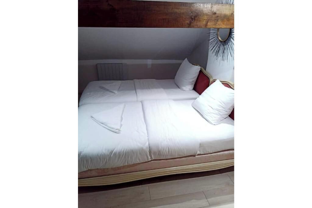 Photo of Bedroom in Romilly-sur-Seine