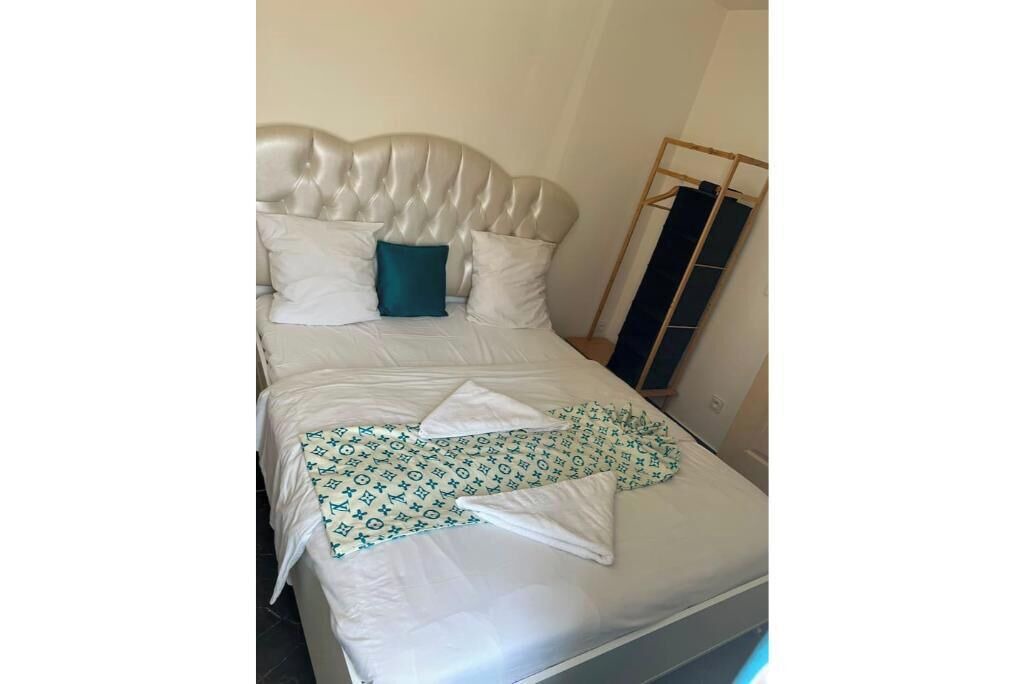 Photo of Bedroom in Romilly-sur-Seine