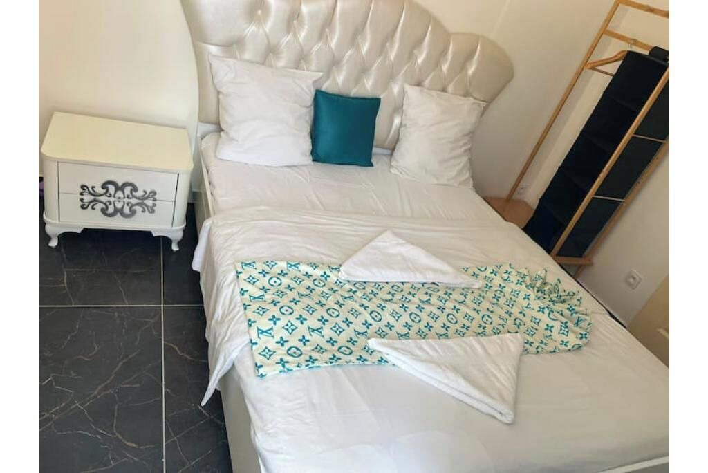 Photo of Bedroom in Romilly-sur-Seine