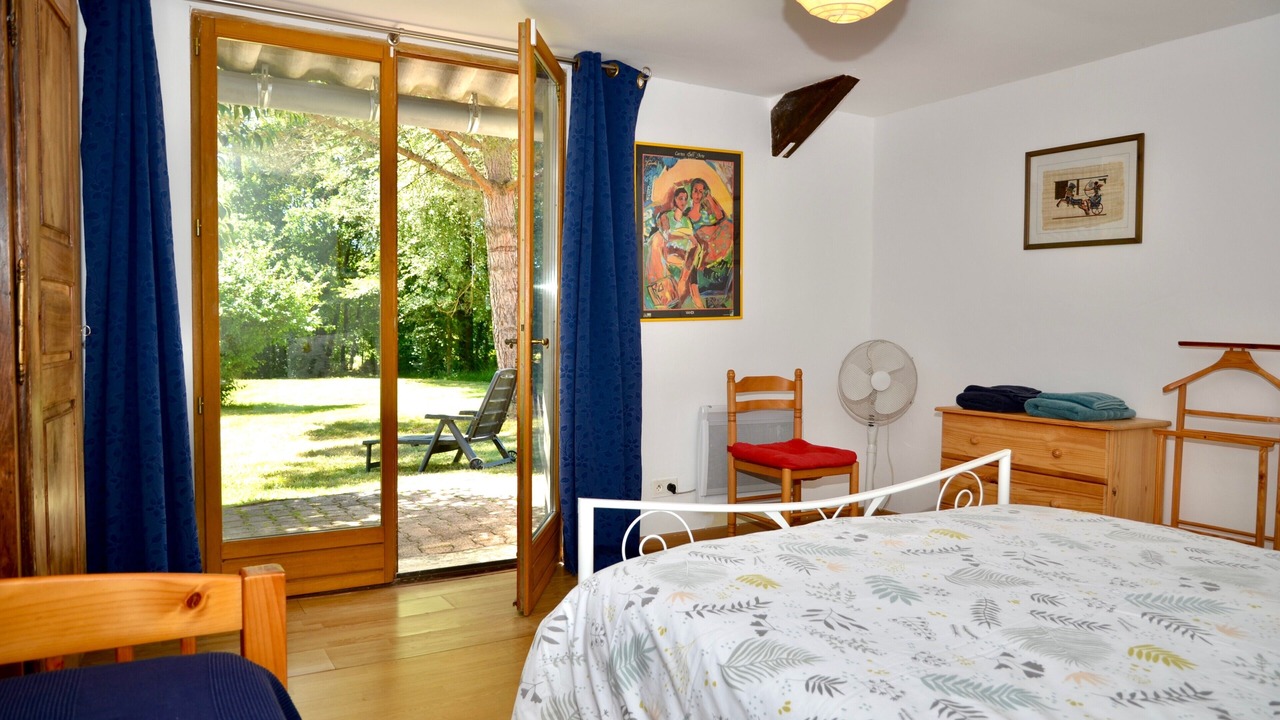 Photo of Bedroom in Demu