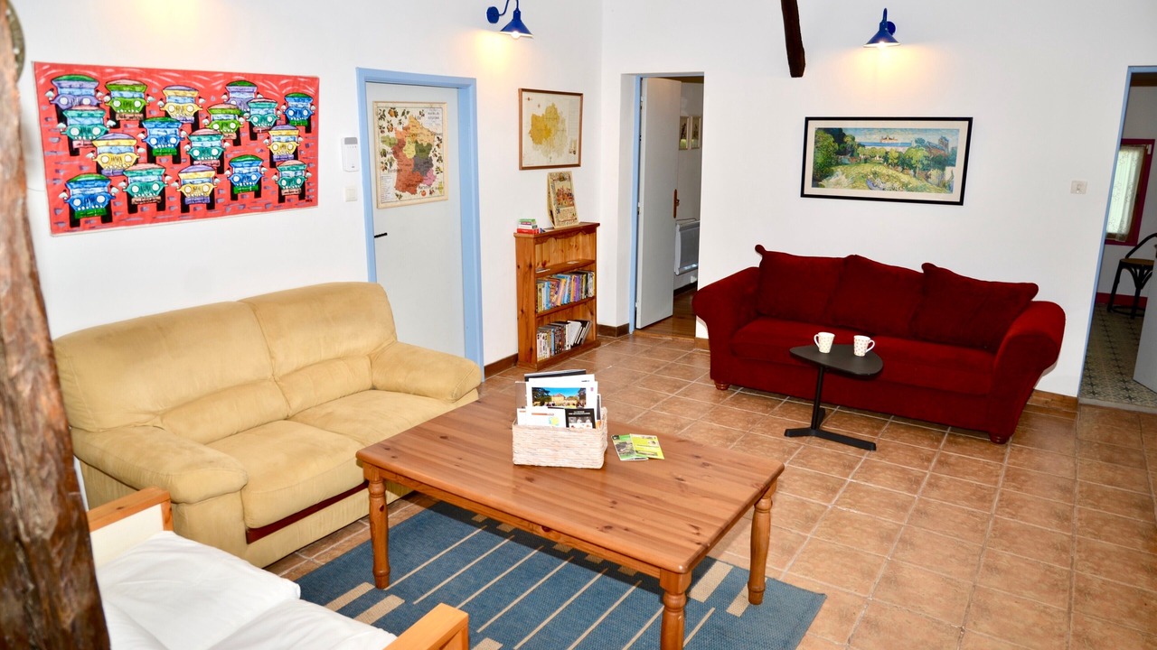 Photo of Livingroom in Demu